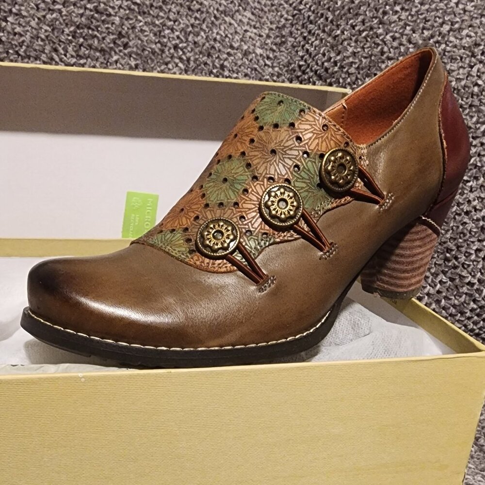 L'Artiste by Spring Step Kantia Olive Multi Pumps with Buttons